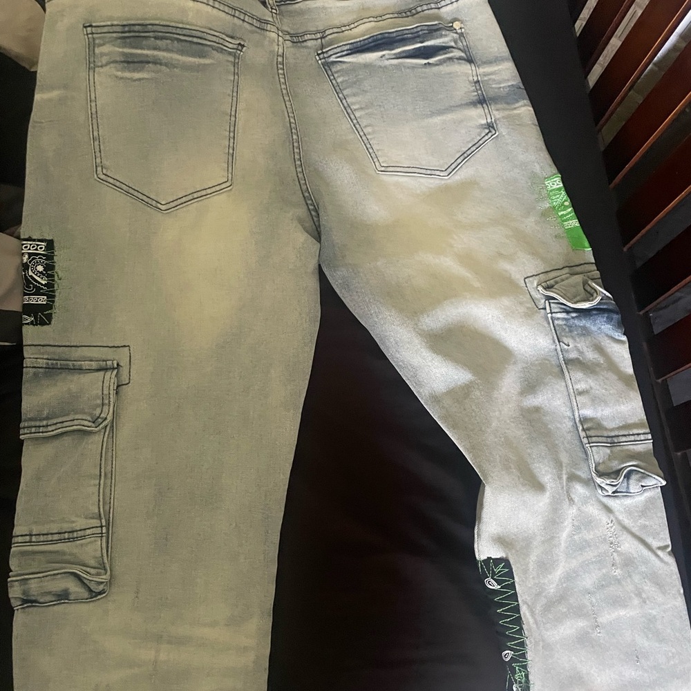 Never worn size 42 they sent me wrong size and let me keep them but I can’t wear